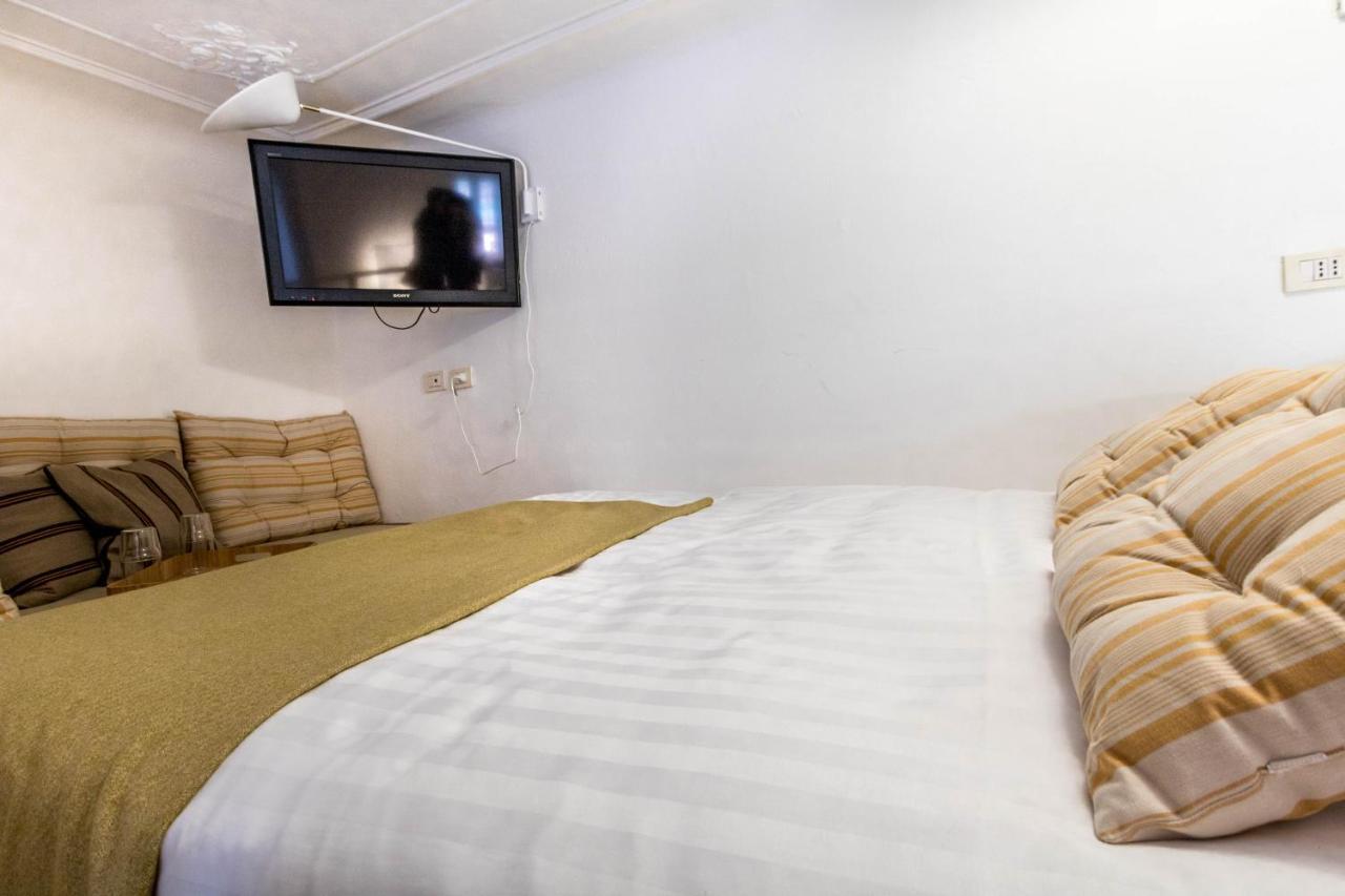 شقة Joivy Modern Studio Near City Centre ميلان المظهر الخارجي الصورة